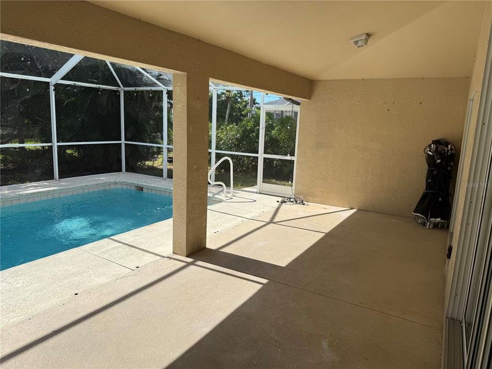 For Rent: $2,300 (3 beds, 2 baths, 1646 Square Feet)