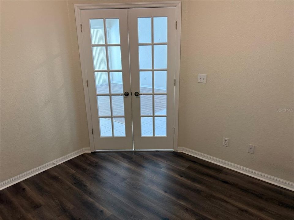 For Rent: $2,300 (3 beds, 2 baths, 1646 Square Feet)