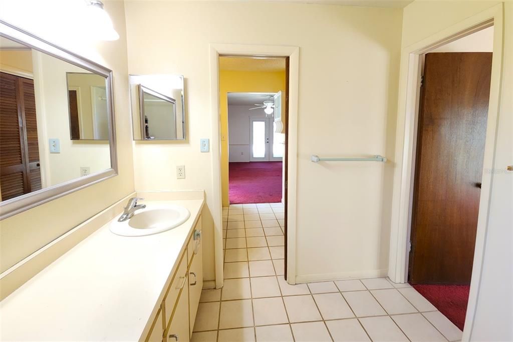 For Sale: $460,000 (4 beds, 2 baths, 2210 Square Feet)