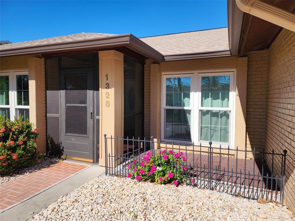 For Sale: $460,000 (4 beds, 2 baths, 2210 Square Feet)