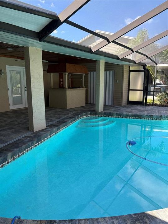 For Sale: $460,000 (4 beds, 2 baths, 2210 Square Feet)