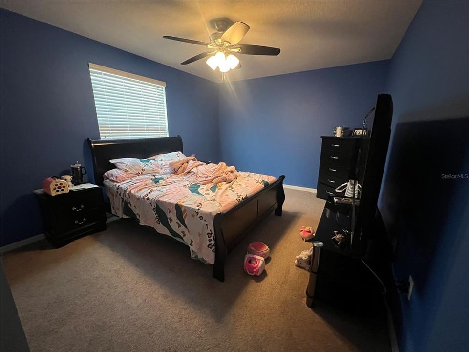 合同活跃: $310,000 (4 贝兹, 2 浴室, 2785 平方英尺)