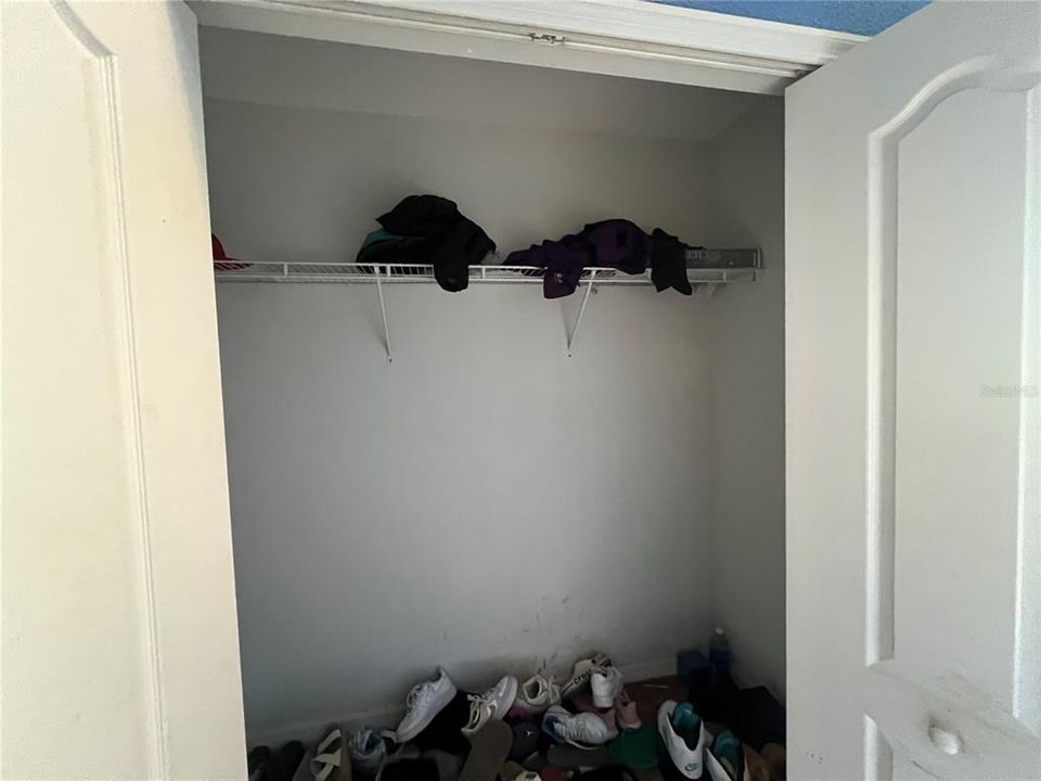 合同活跃: $310,000 (4 贝兹, 2 浴室, 2785 平方英尺)