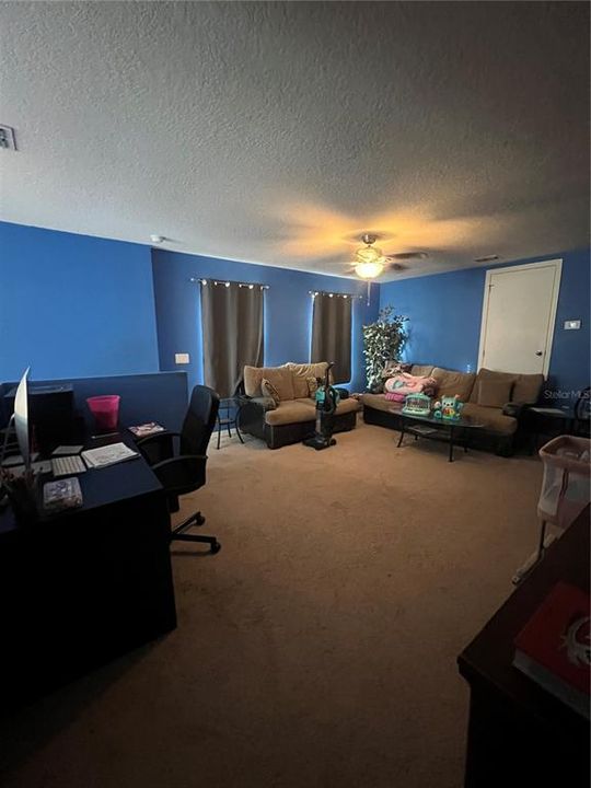 合同活跃: $310,000 (4 贝兹, 2 浴室, 2785 平方英尺)