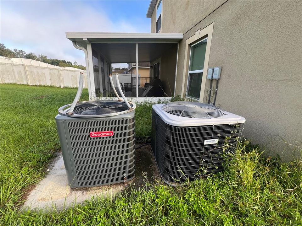 合同活跃: $310,000 (4 贝兹, 2 浴室, 2785 平方英尺)