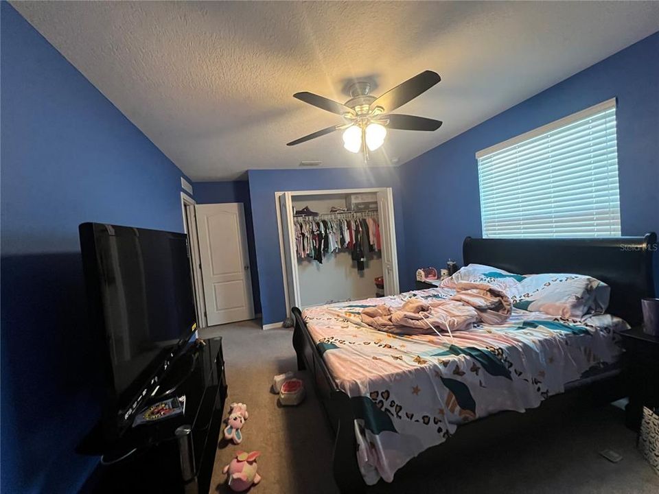 合同活跃: $310,000 (4 贝兹, 2 浴室, 2785 平方英尺)