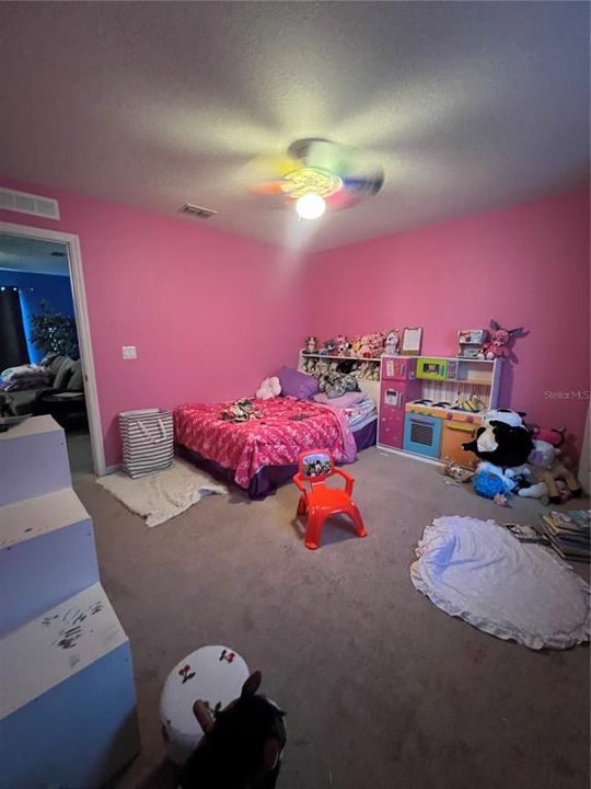 合同活跃: $310,000 (4 贝兹, 2 浴室, 2785 平方英尺)