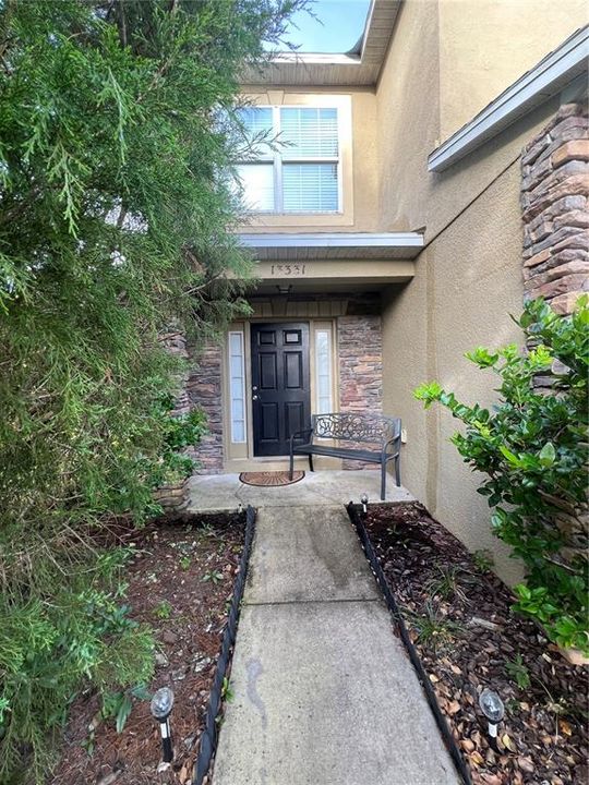 合同活跃: $310,000 (4 贝兹, 2 浴室, 2785 平方英尺)