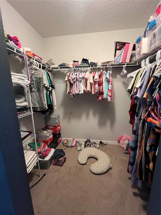 合同活跃: $310,000 (4 贝兹, 2 浴室, 2785 平方英尺)