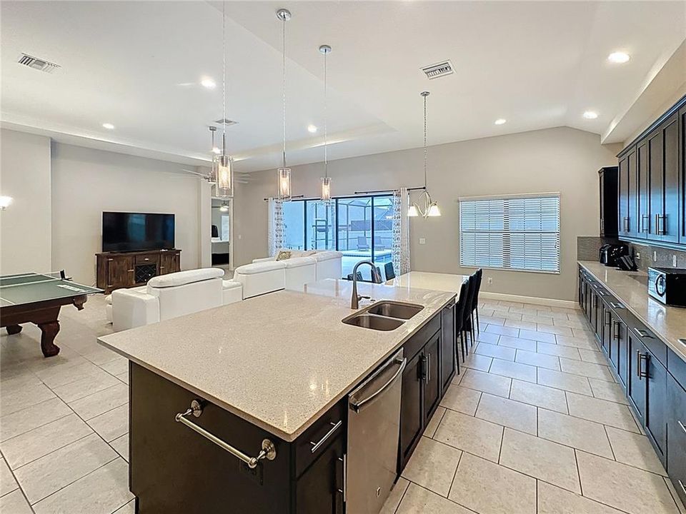 For Sale: $729,000 (4 beds, 3 baths, 2544 Square Feet)