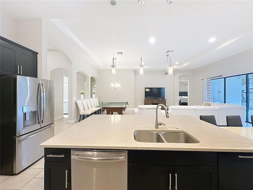 For Sale: $729,000 (4 beds, 3 baths, 2544 Square Feet)