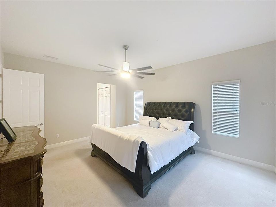 For Sale: $729,000 (4 beds, 3 baths, 2544 Square Feet)