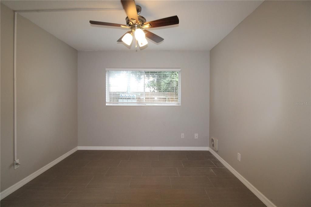 For Rent: $1,350 (1 beds, 1 baths, 560 Square Feet)