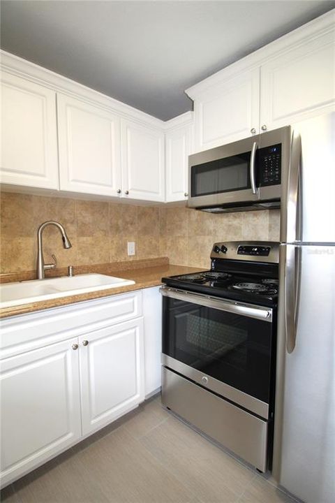 For Rent: $1,350 (1 beds, 1 baths, 560 Square Feet)