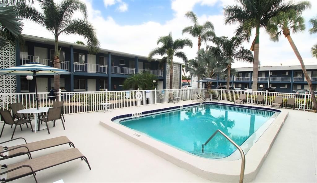 For Rent: $1,350 (1 beds, 1 baths, 560 Square Feet)