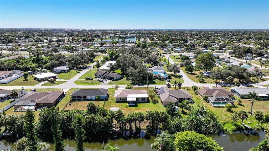 For Sale: $275,000 (2 beds, 2 baths, 1785 Square Feet)