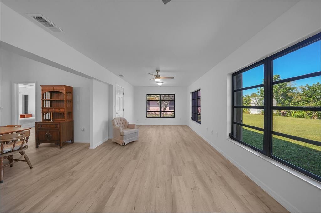 For Sale: $275,000 (2 beds, 2 baths, 1785 Square Feet)