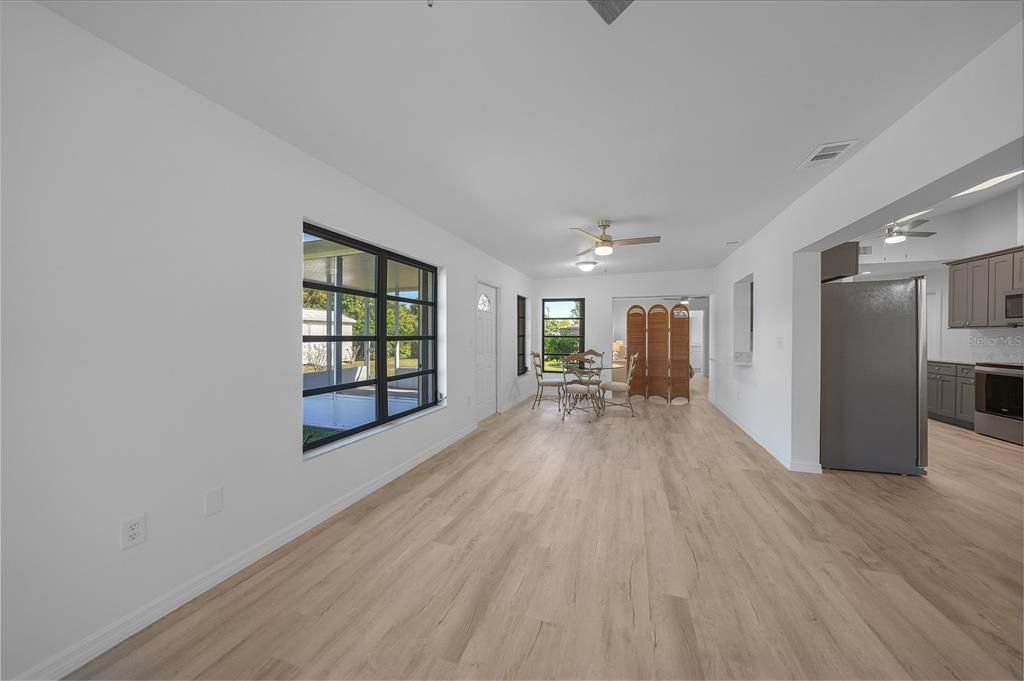 For Sale: $275,000 (2 beds, 2 baths, 1785 Square Feet)