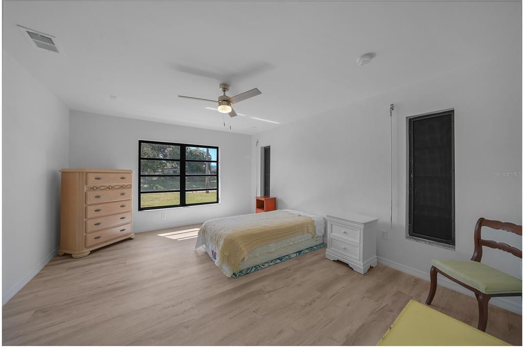 For Sale: $275,000 (2 beds, 2 baths, 1785 Square Feet)