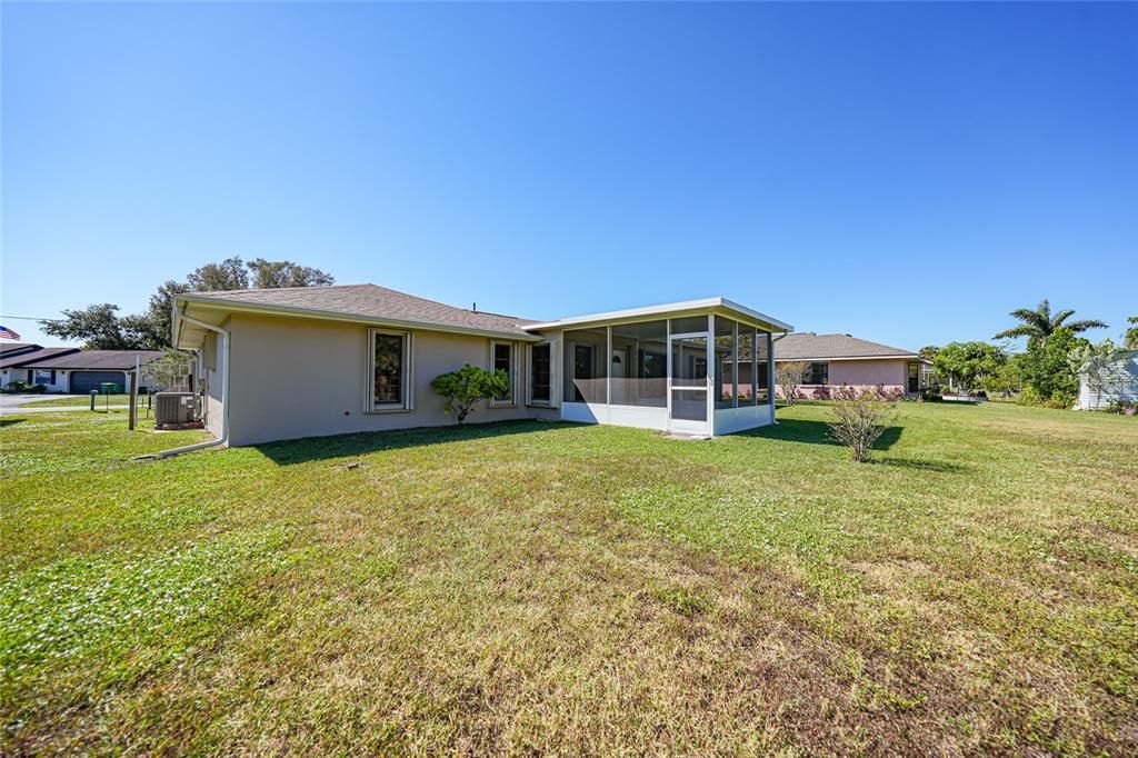 For Sale: $275,000 (2 beds, 2 baths, 1785 Square Feet)