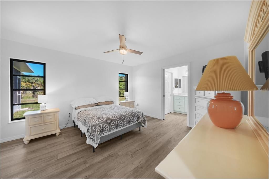 For Sale: $275,000 (2 beds, 2 baths, 1785 Square Feet)