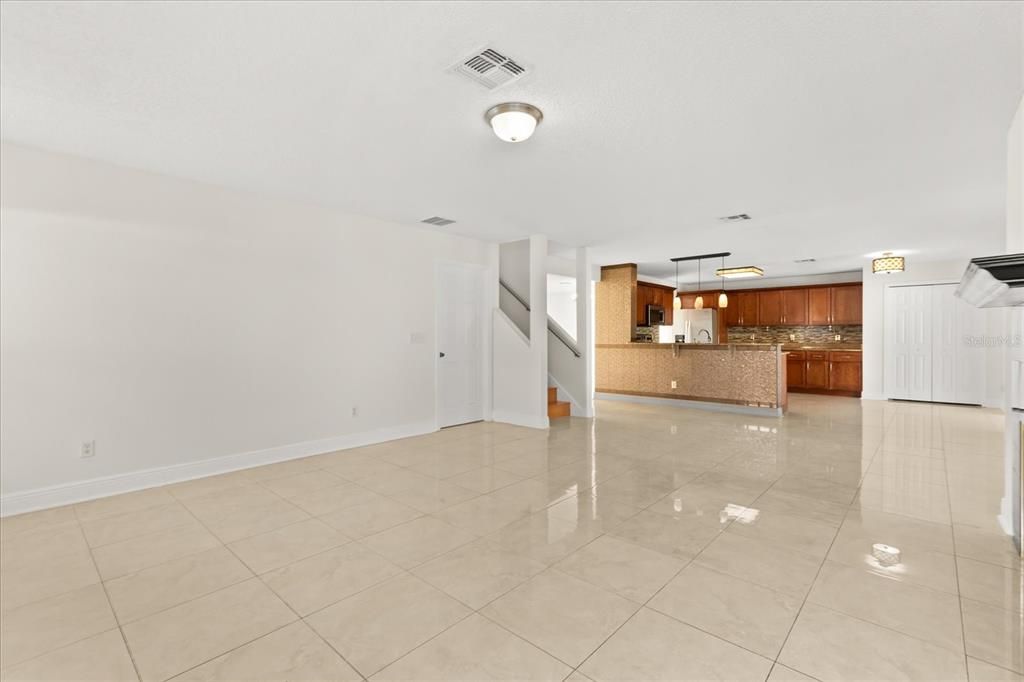 For Sale: $595,000 (6 beds, 4 baths, 3457 Square Feet)