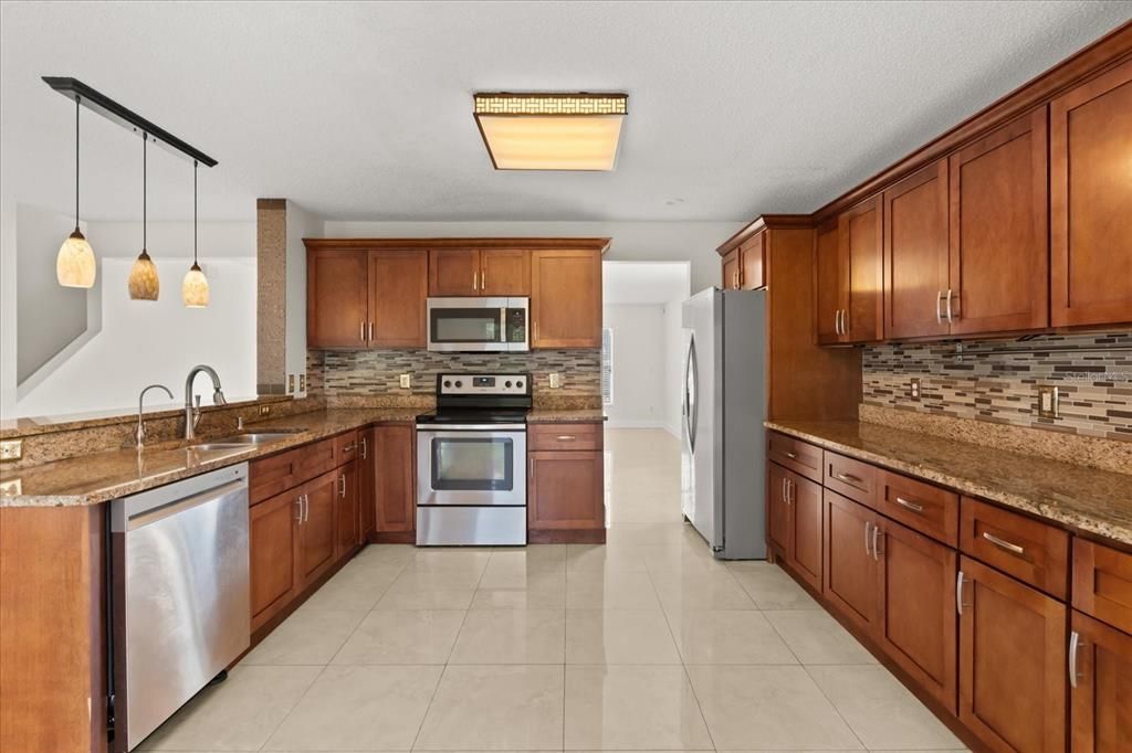 For Sale: $595,000 (6 beds, 4 baths, 3457 Square Feet)