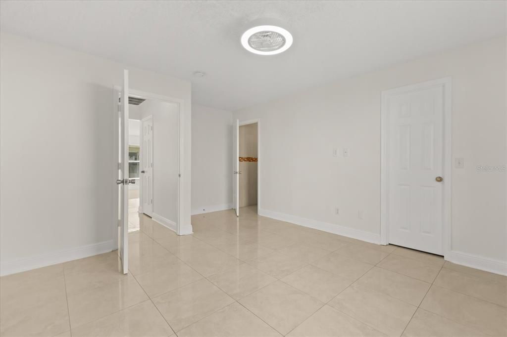 For Sale: $595,000 (6 beds, 4 baths, 3457 Square Feet)