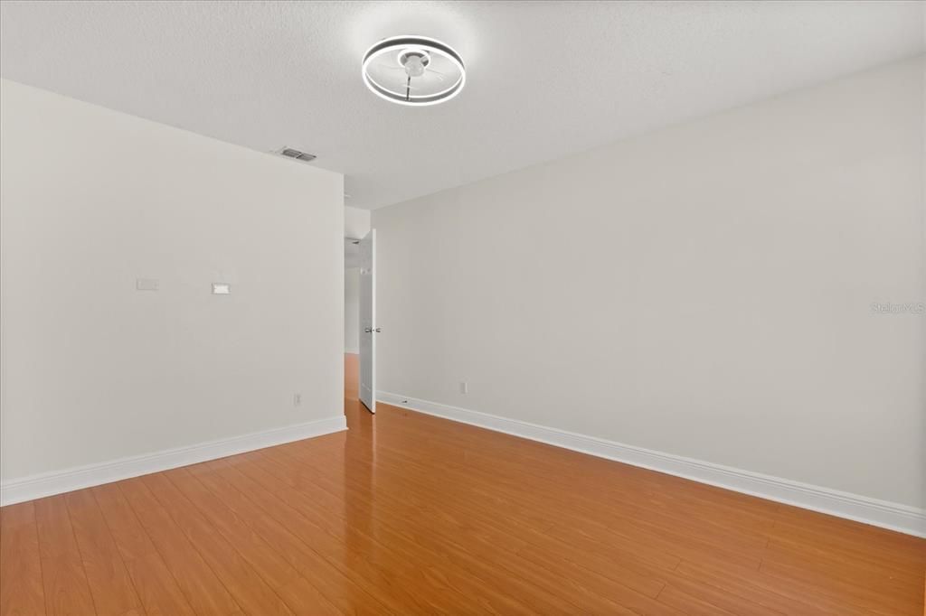 For Sale: $595,000 (6 beds, 4 baths, 3457 Square Feet)