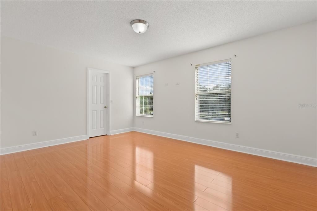 For Sale: $595,000 (6 beds, 4 baths, 3457 Square Feet)