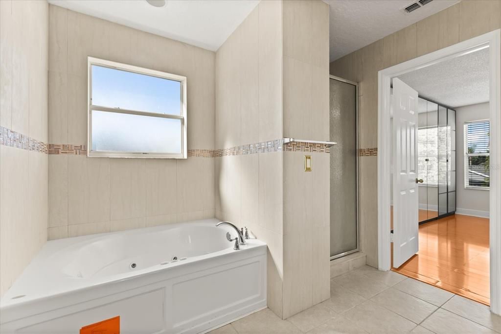 For Sale: $595,000 (6 beds, 4 baths, 3457 Square Feet)