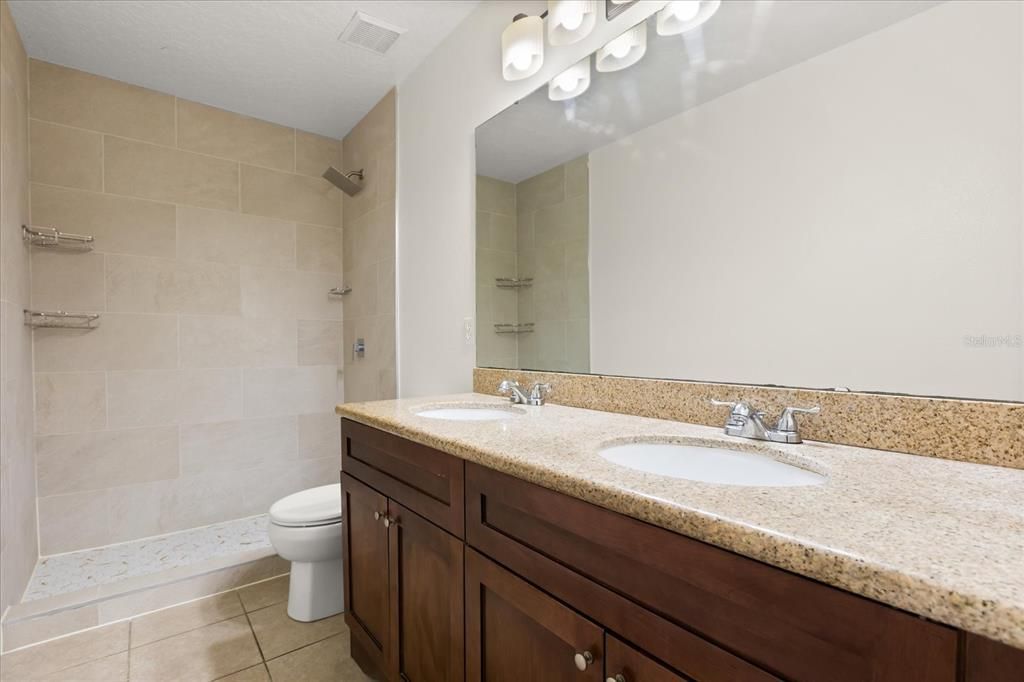 For Sale: $595,000 (6 beds, 4 baths, 3457 Square Feet)