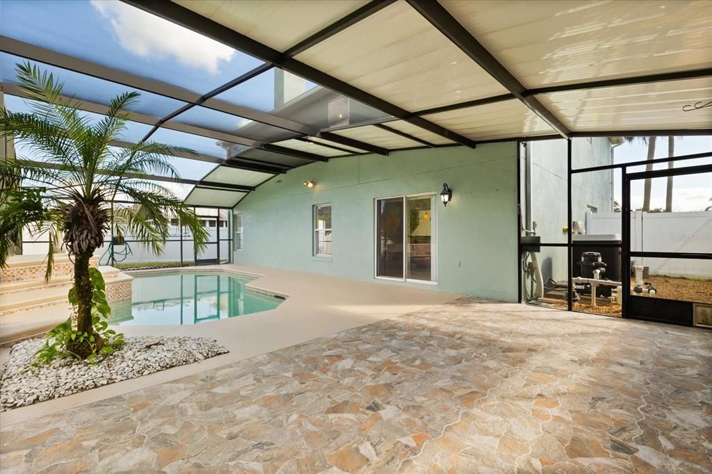 For Sale: $595,000 (6 beds, 4 baths, 3457 Square Feet)