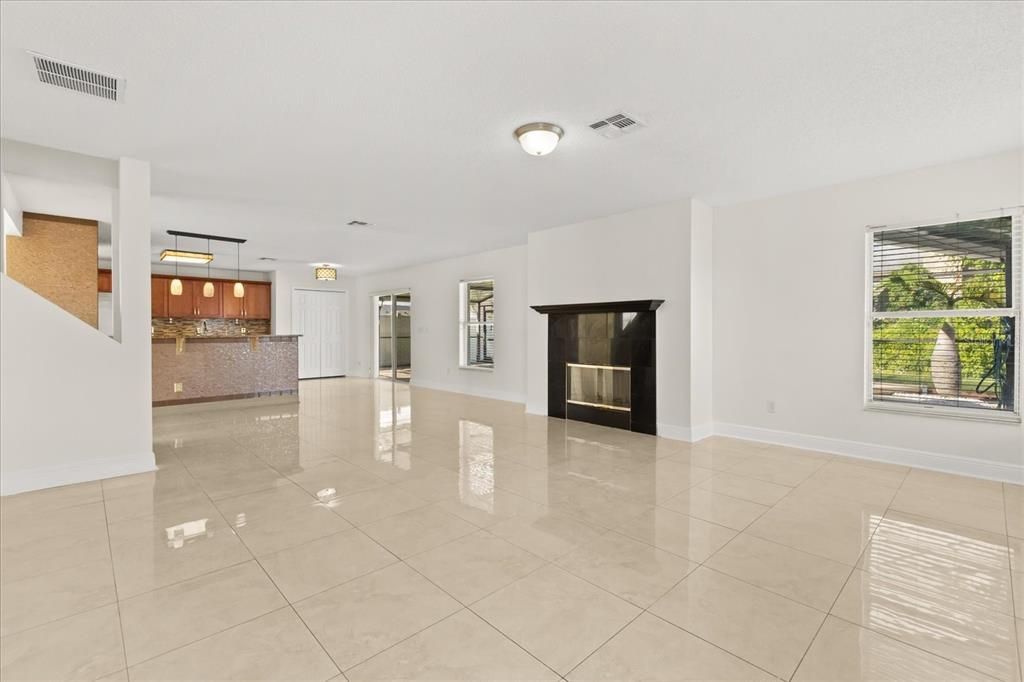 For Sale: $595,000 (6 beds, 4 baths, 3457 Square Feet)