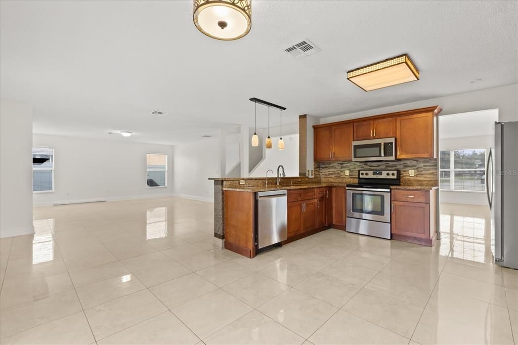 For Sale: $595,000 (6 beds, 4 baths, 3457 Square Feet)