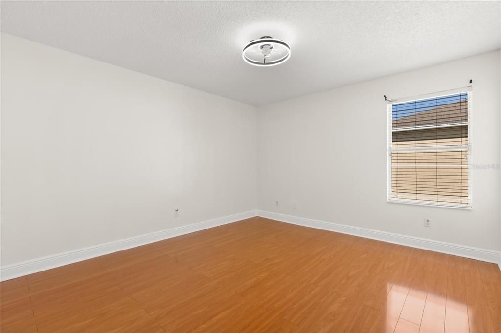 For Sale: $595,000 (6 beds, 4 baths, 3457 Square Feet)