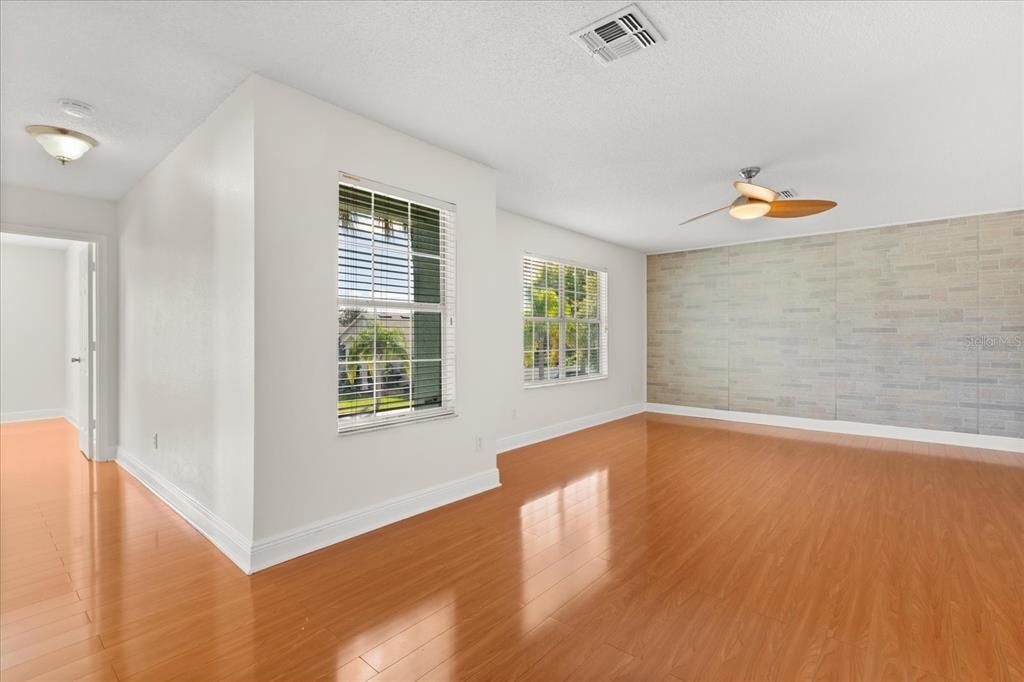 For Sale: $595,000 (6 beds, 4 baths, 3457 Square Feet)