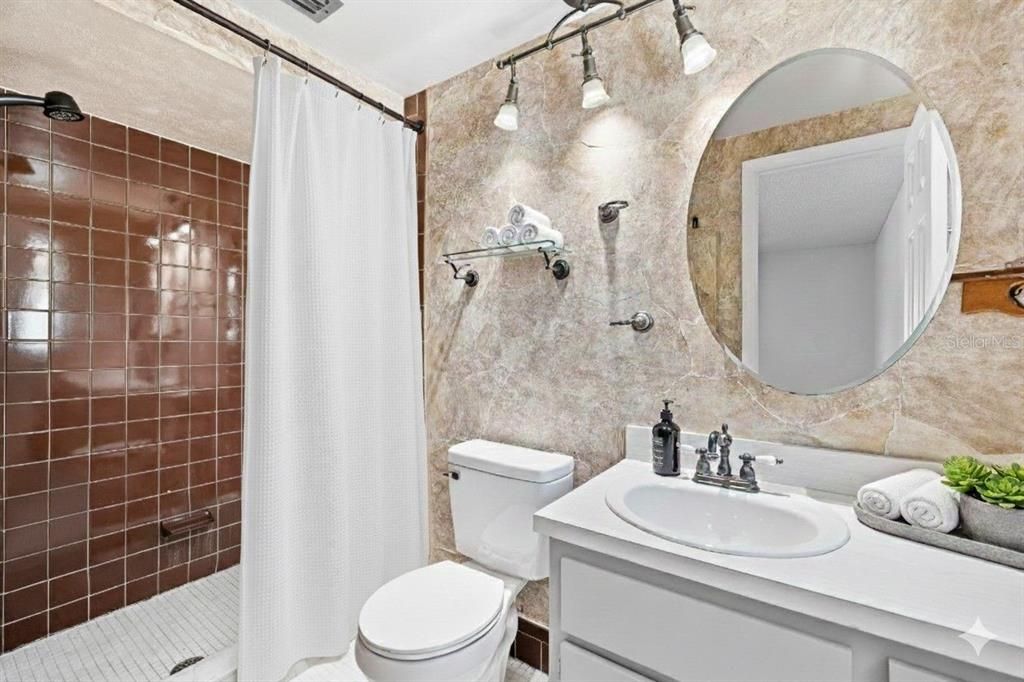 出租: $3,000 (3 贝兹, 2 浴室, 1559 平方英尺)