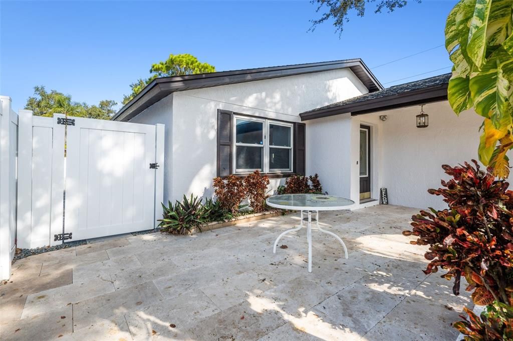 出租: $3,000 (3 贝兹, 2 浴室, 1559 平方英尺)