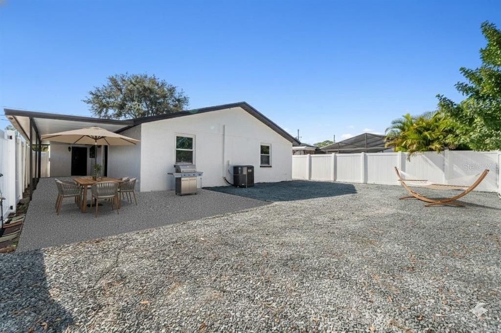 出租: $3,000 (3 贝兹, 2 浴室, 1559 平方英尺)