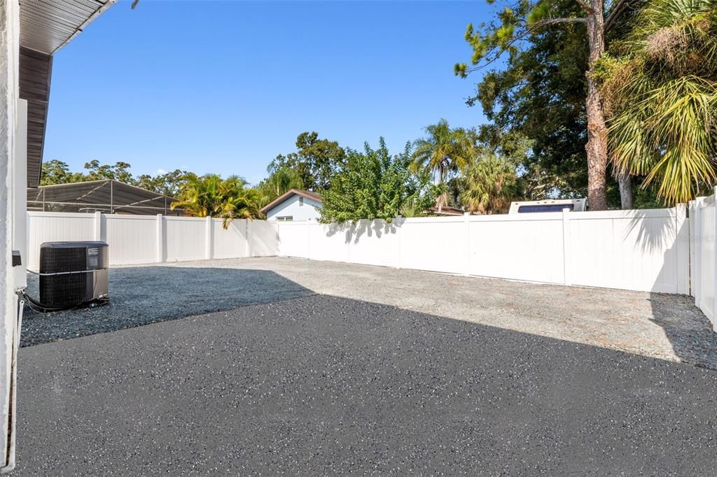 出租: $3,000 (3 贝兹, 2 浴室, 1559 平方英尺)