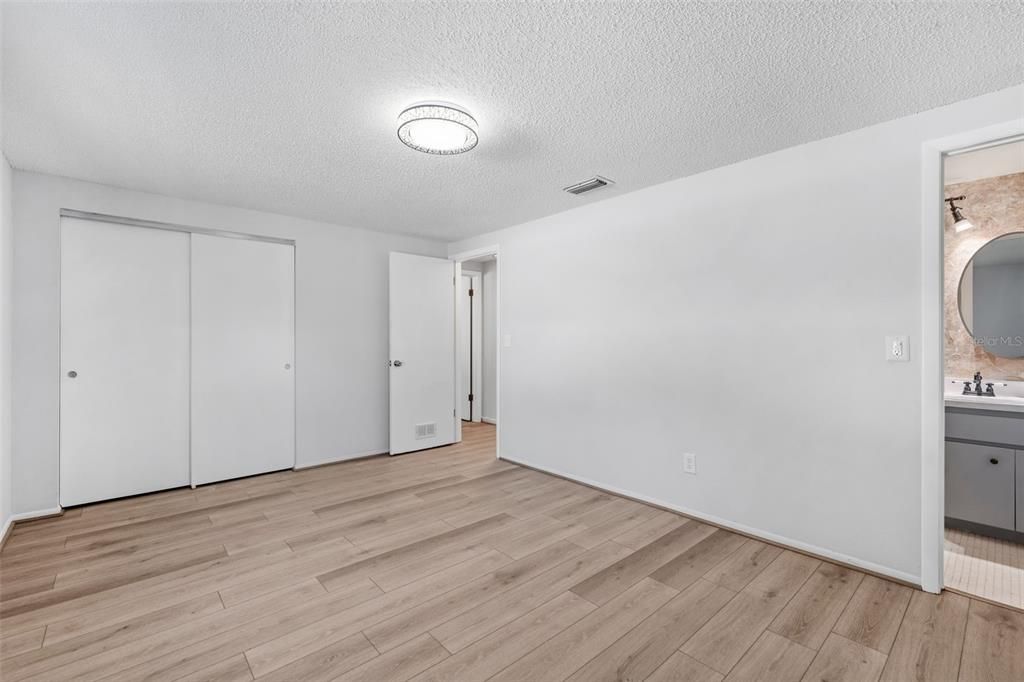 出租: $3,000 (3 贝兹, 2 浴室, 1559 平方英尺)