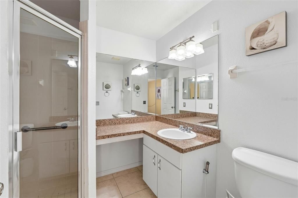 待售: $262,000 (3 贝兹, 2 浴室, 1435 平方英尺)