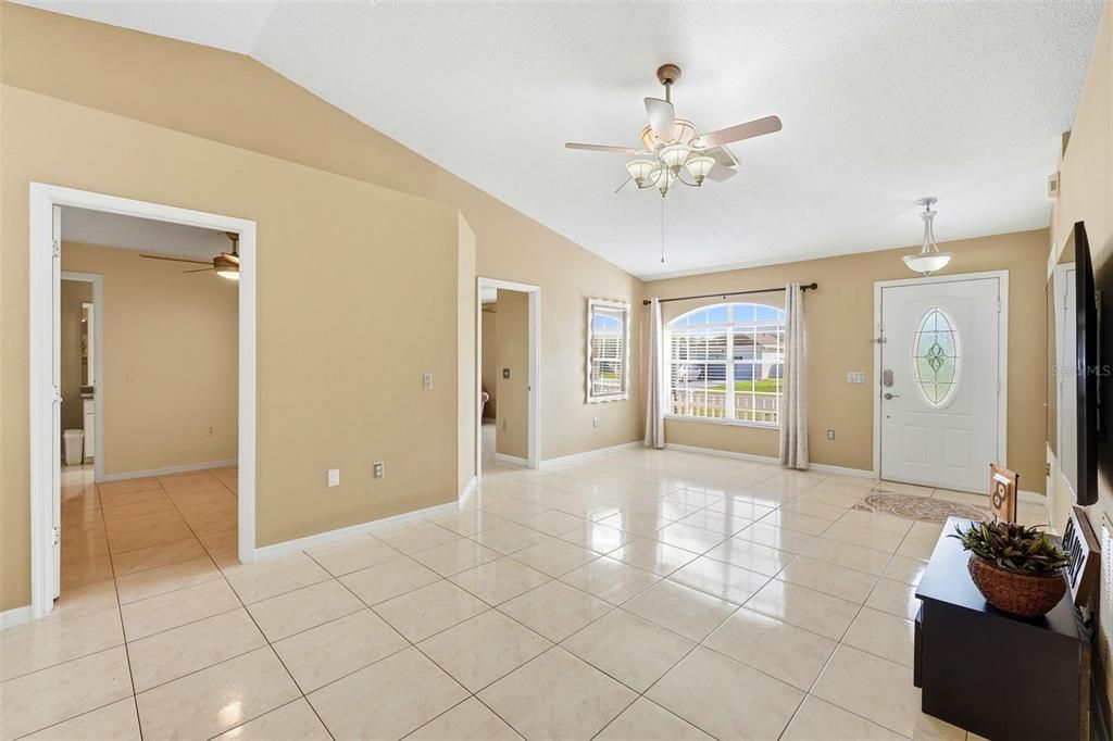 待售: $262,000 (3 贝兹, 2 浴室, 1435 平方英尺)