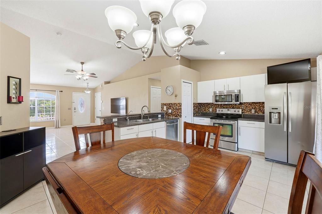 待售: $262,000 (3 贝兹, 2 浴室, 1435 平方英尺)