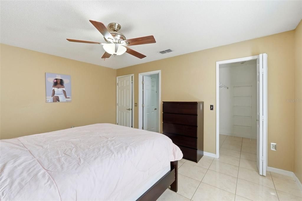 待售: $262,000 (3 贝兹, 2 浴室, 1435 平方英尺)