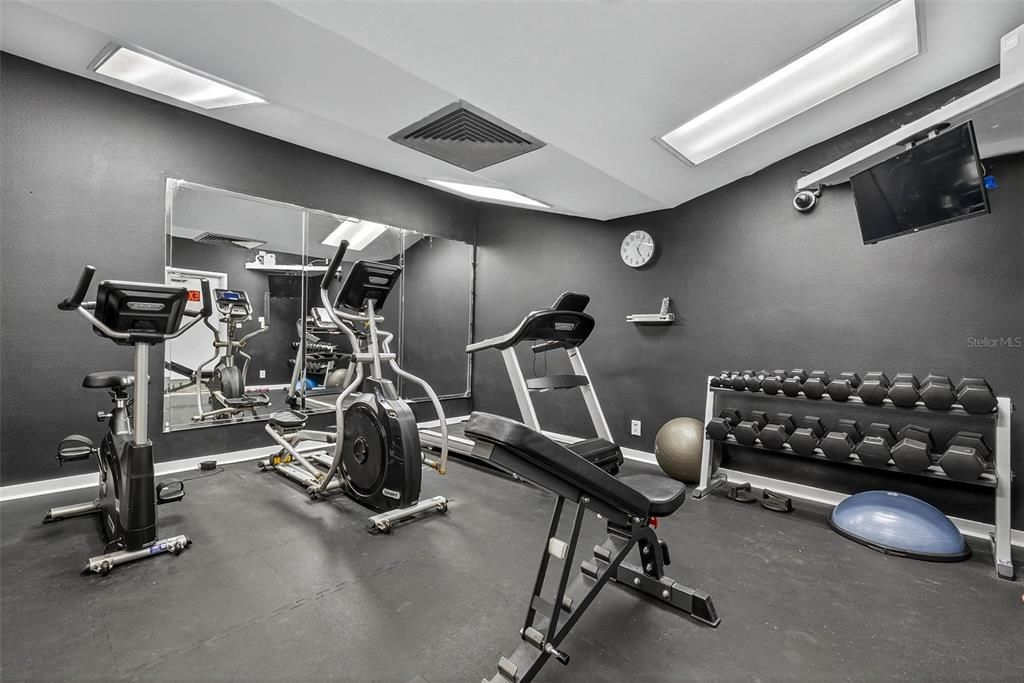 For Sale: $249,900 (2 beds, 2 baths, 960 Square Feet)