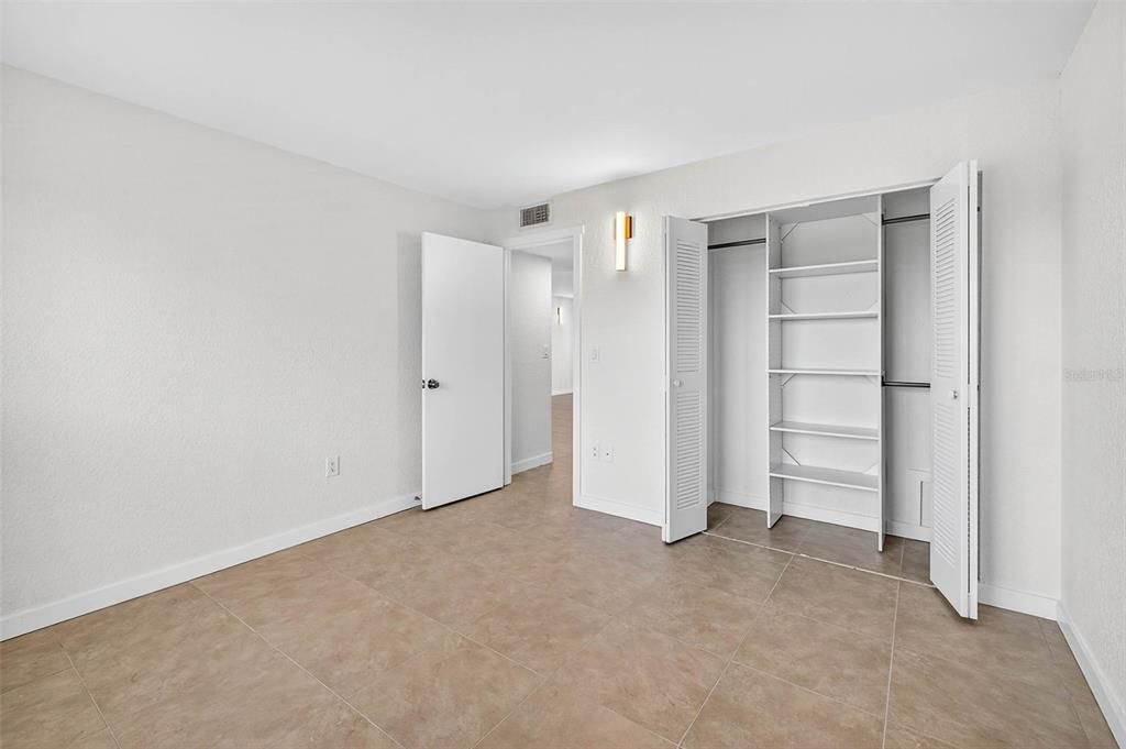 For Sale: $249,900 (2 beds, 2 baths, 960 Square Feet)