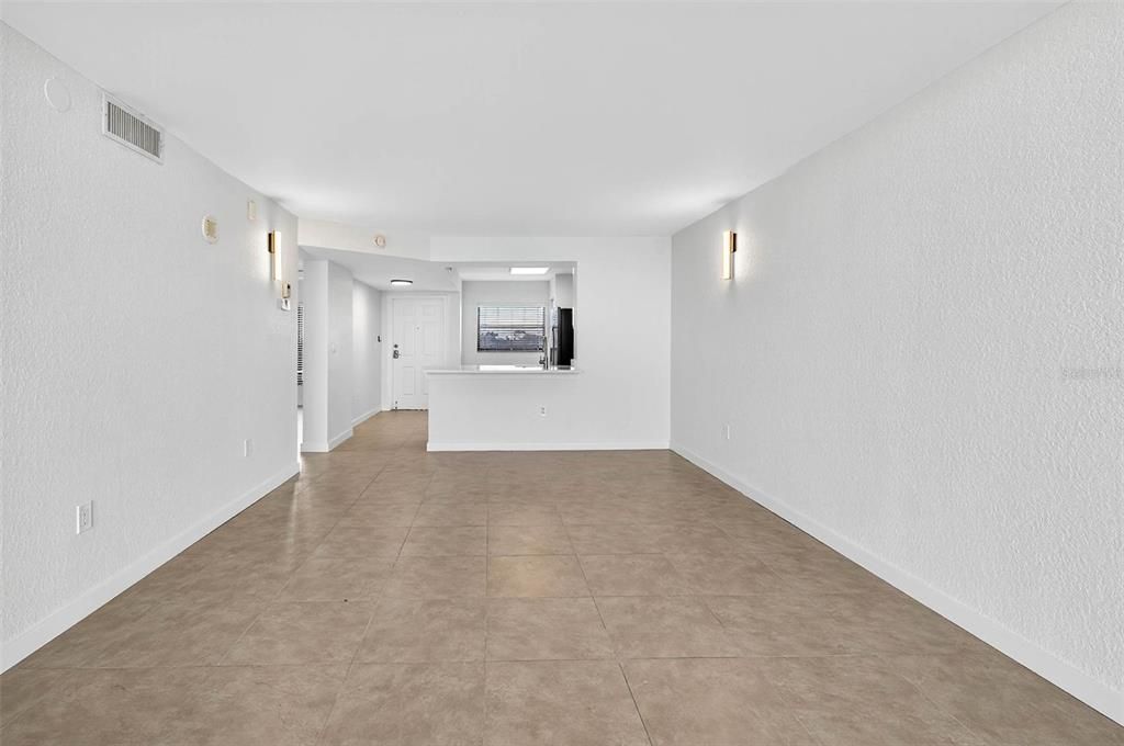 For Sale: $249,900 (2 beds, 2 baths, 960 Square Feet)