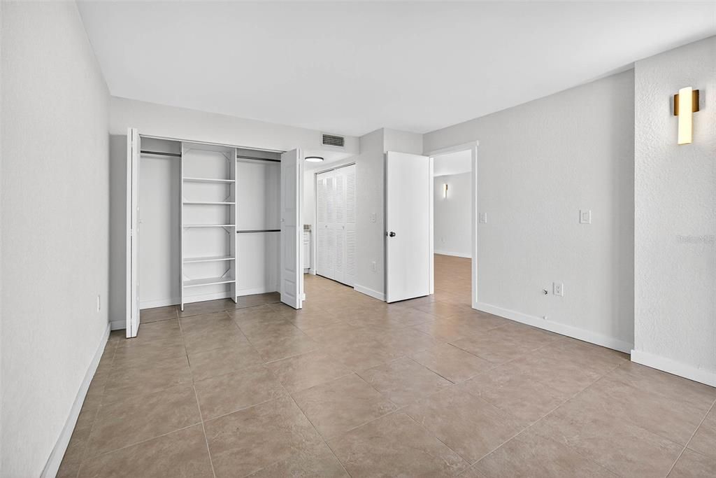 For Sale: $249,900 (2 beds, 2 baths, 960 Square Feet)